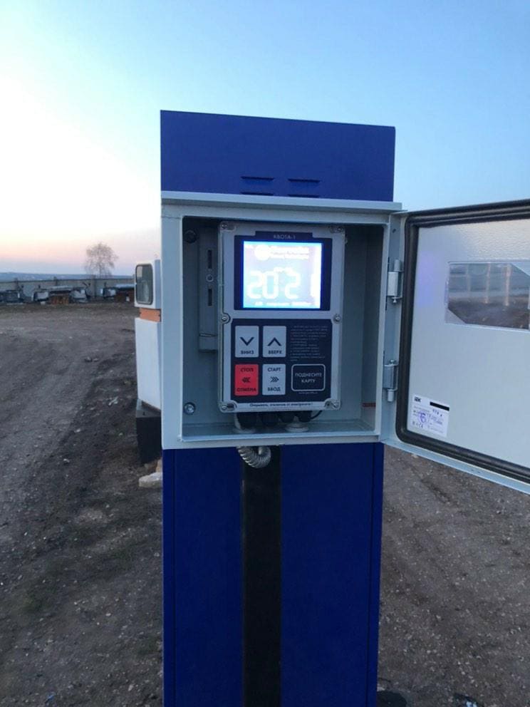 Установка безоператорной системы КВОТА-1 на заправочную колонку ТОПАЗ-511